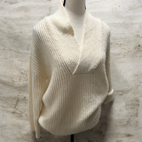 Talbots Cream Chunky Knit Wrap Neck Sweater Size Small NWOT Cozy Winter - Picture 4 of 10